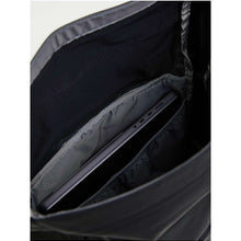 idventuresports.comecak-peak-performance-roll-top-backpack-g80433010-050 detail3
