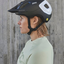 Kask rowerowy POC Axion Race Mips czarno biały - Adventure Sports
