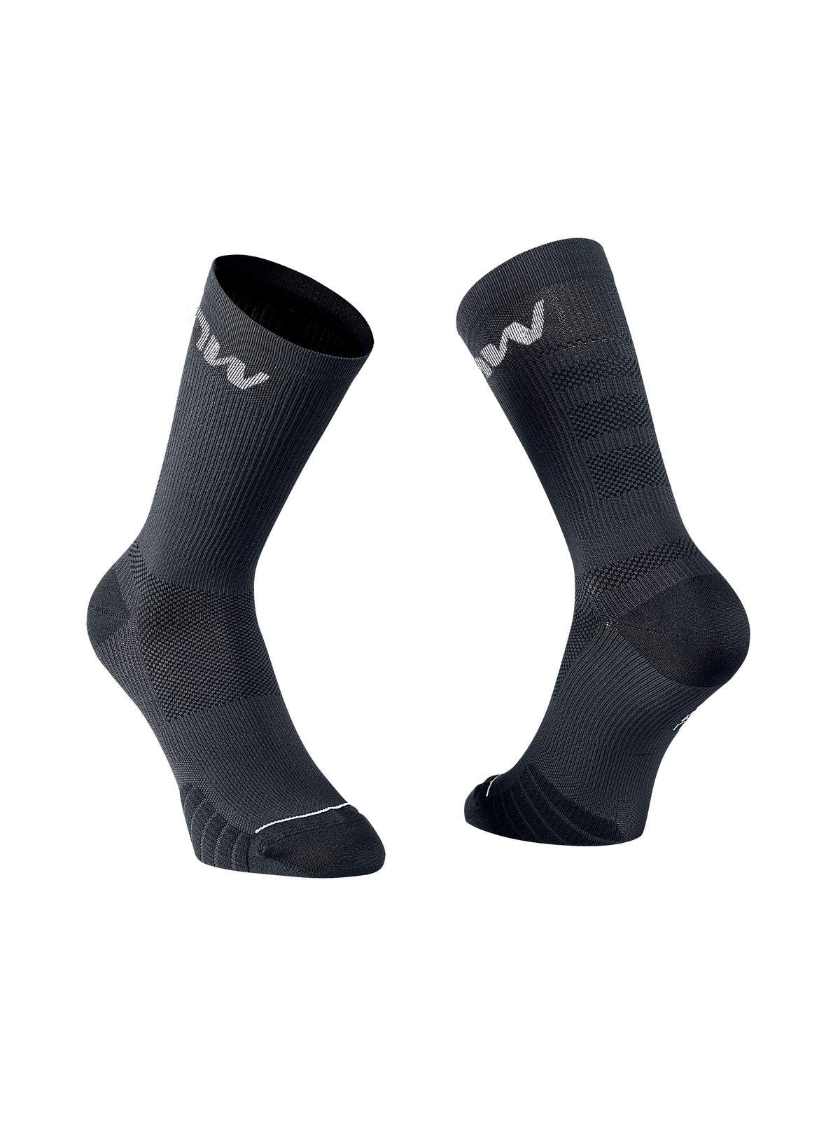 Skarpety rowerowe NORTHWAVE EXTREME PRO Sock - czarny/szary - Adventure Sports