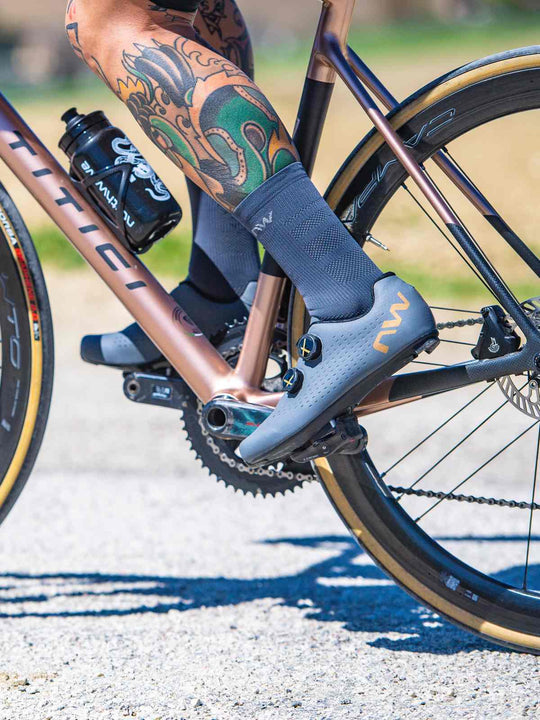 Buty rowerowe NORTHWAVE Revolution 3 ciemny szary/złoty - Adventure Sports
