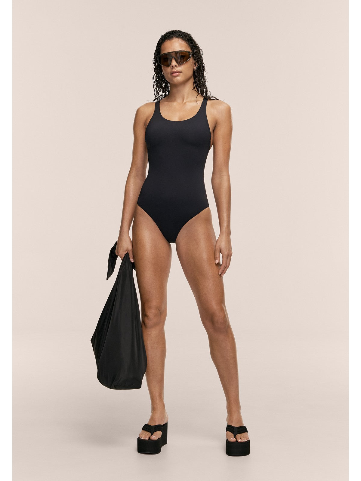 Kostium kąpielowy CASALL Deep Racerback Swimsuit kolor czarny