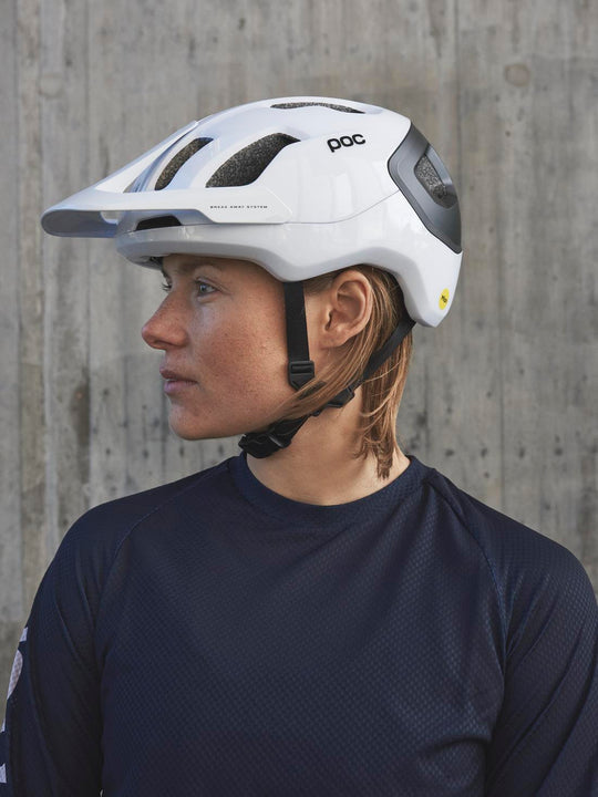 Kask rowerowy POC Axion Race Mips biało czarny - Adventure Sports
