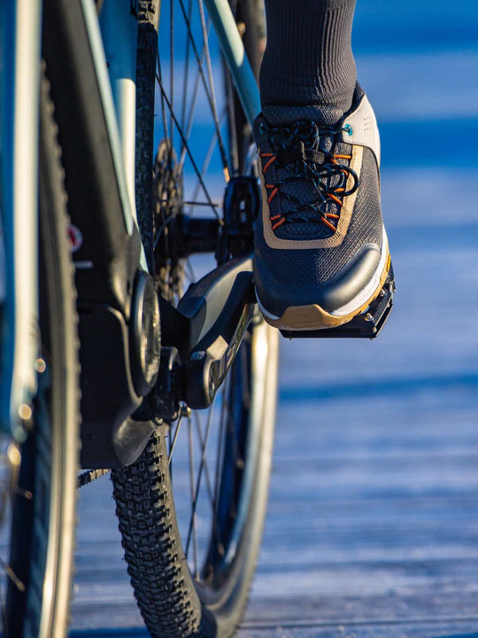 Buty rowerowe NORTHWAVE Freeland ciemny szary/piaskowy - Adventure Sports
