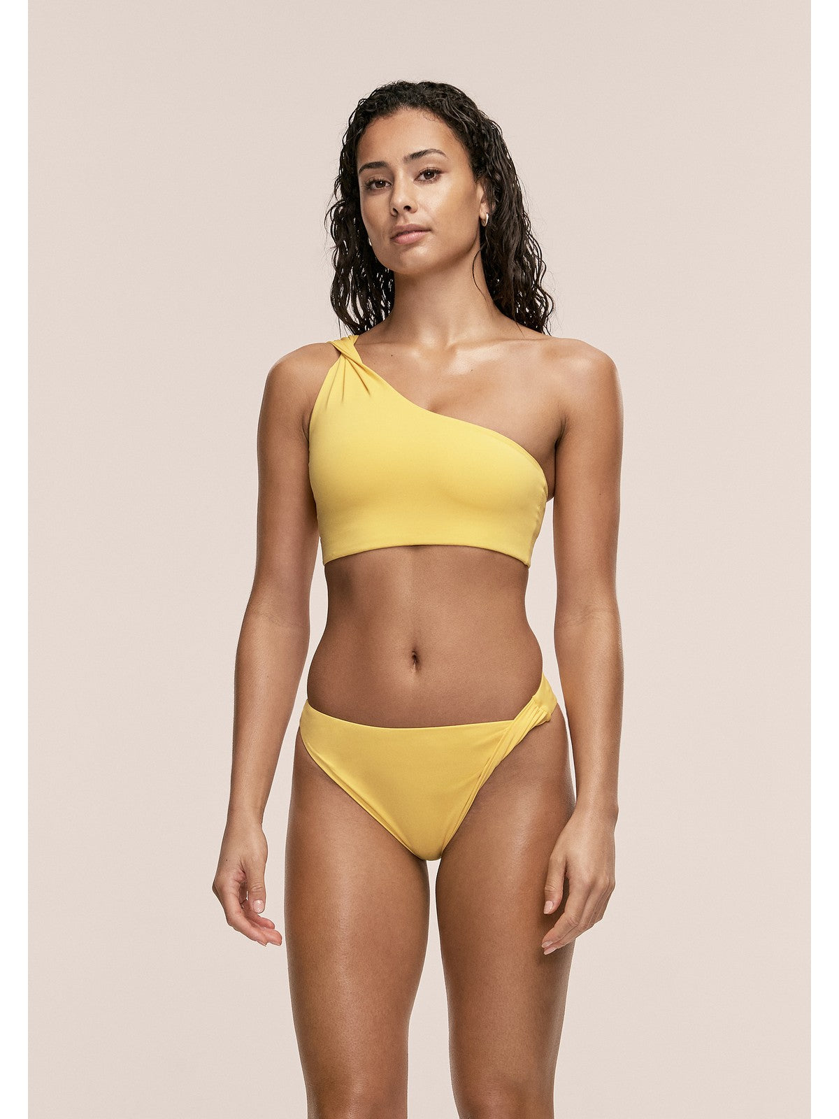 Stanik kąpielowy CASALL Twist Bikini Top kolor żółty