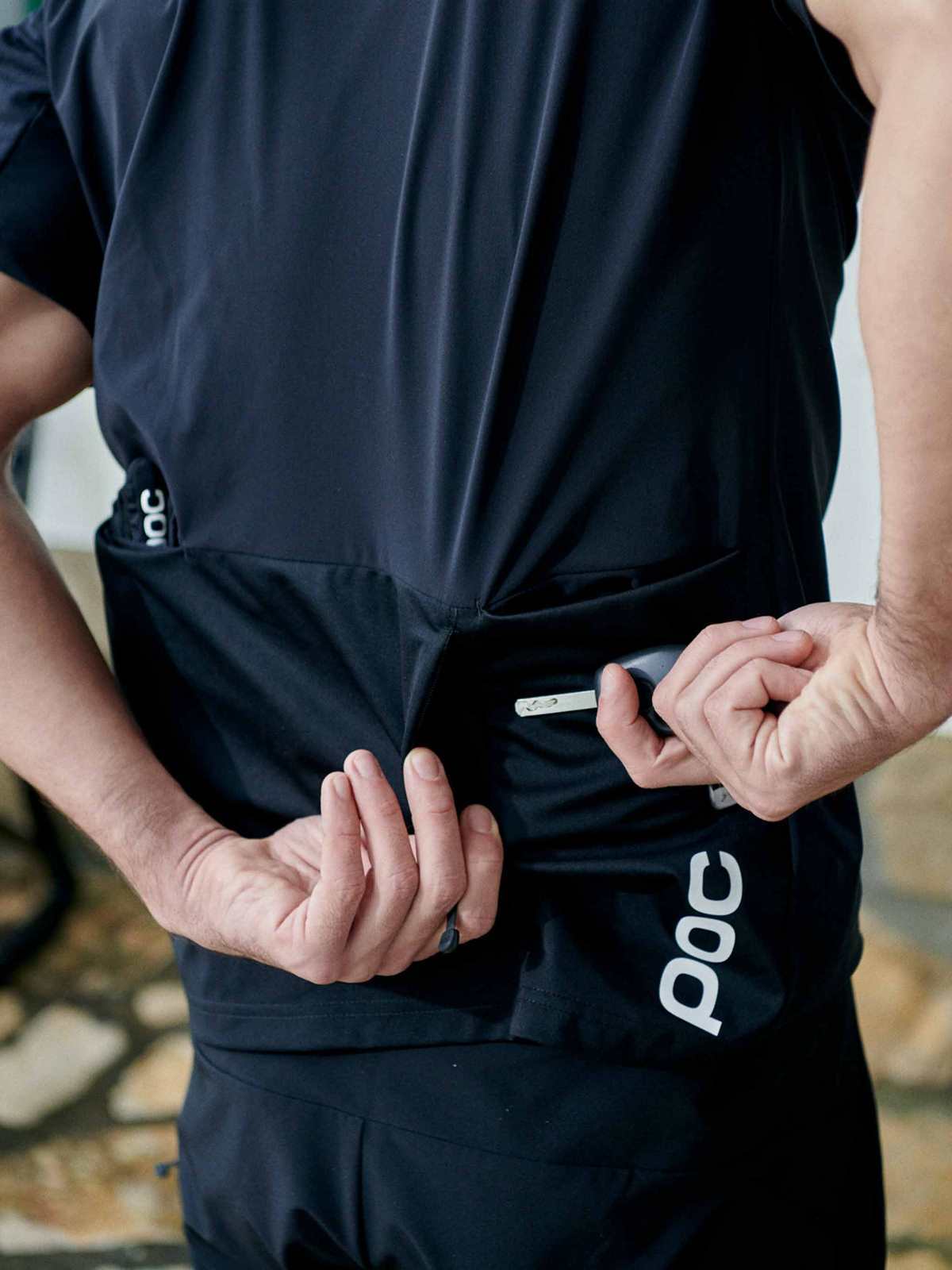 Koszulka rowerowa POC RESISTANCE ULTRA - czarny - Adventure Sports