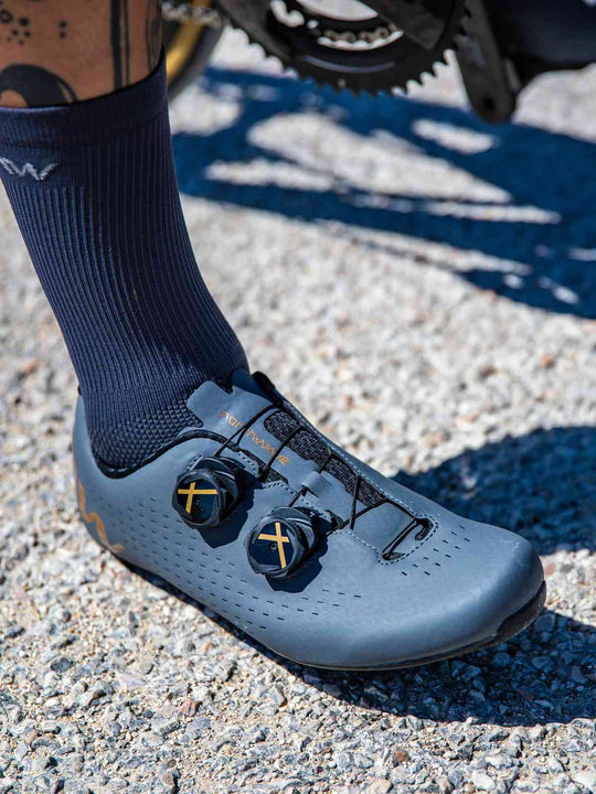 Buty rowerowe NORTHWAVE Revolution 3 ciemny szary/złoty - Adventure Sports
