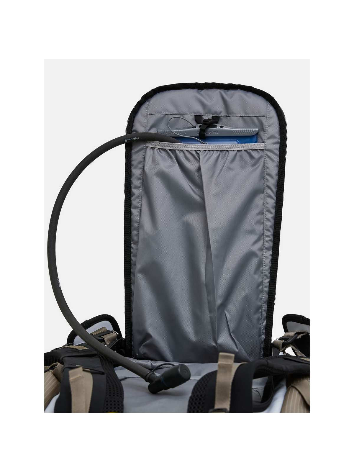idventuresports.comecak-peak-performance-hike-backpack-g80705020-g67 detail3
