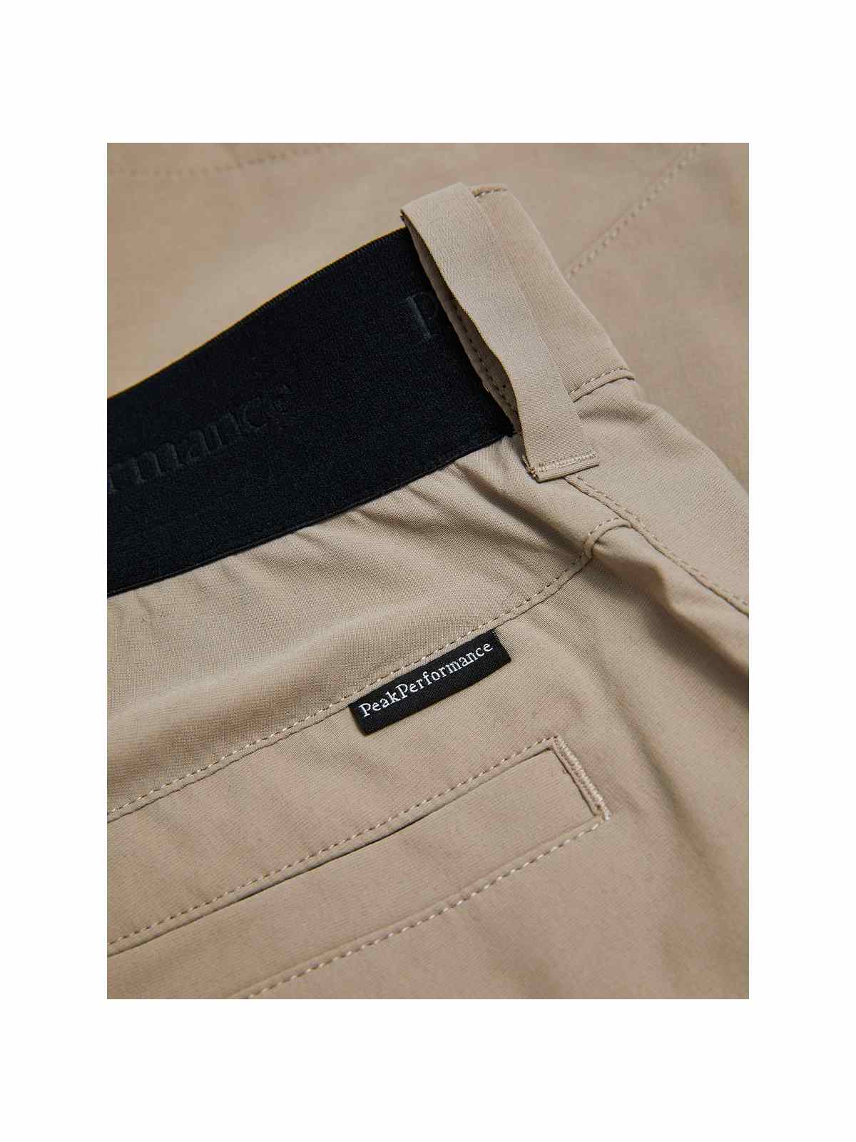 Szorty Peak Performance M Player Cargo Shorts beżowy - Adventure Sports
