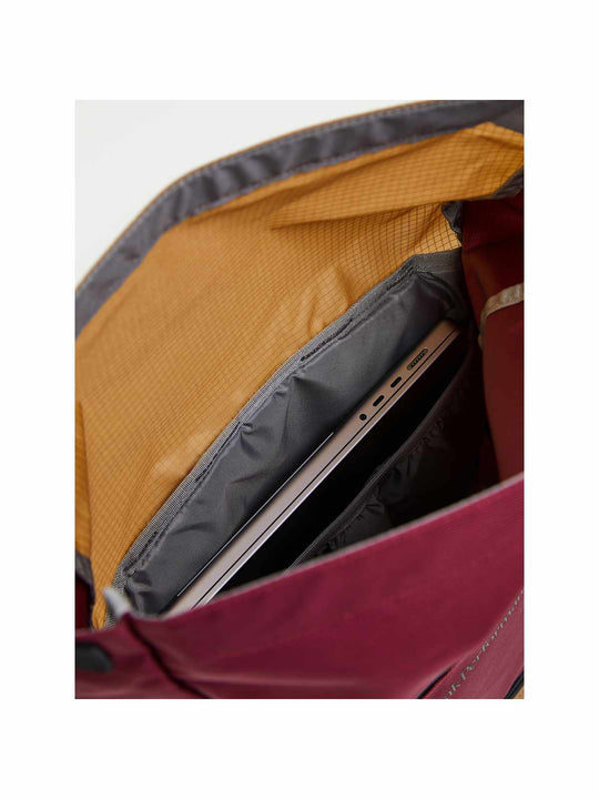 Plecak PEAK PERFORMANCE Roll Top Backpack brązowy
