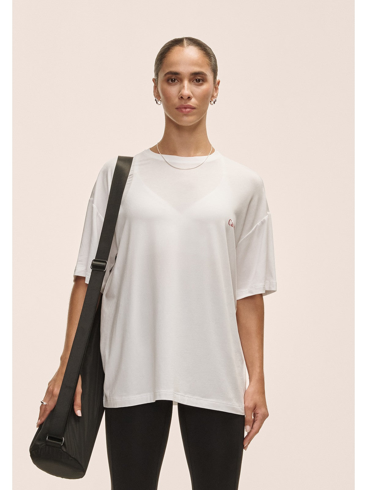 Koszulka damska Casall Oversized Cotton Blend Tee biały - Adventure Sports
