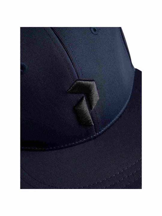 adventuresports czapka-z-daszkiem-peak-performance-player-snapback-granatowy-g77360020-2n3 detail1
