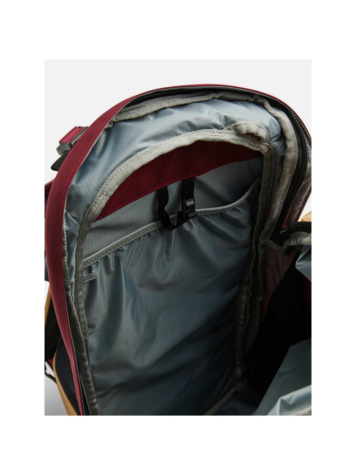 Plecak PEAK PERFORMANCE Vertical Ski Backpack 20L brązowy