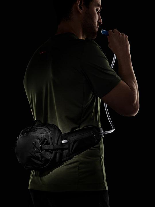 Nerka rowerowa POC Hip Pack Hydro 4L z bukłakiem czarny

