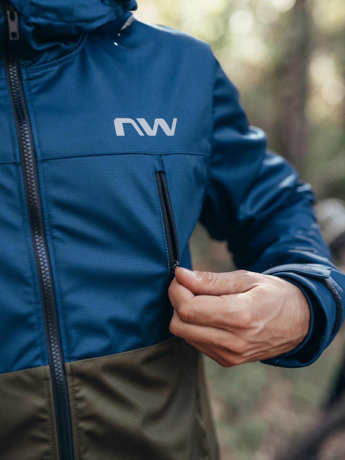 Kurtka rowerowa NORTHWAVE Easy Out Softshell Jacket niebiesko zielony - Adventure Sports