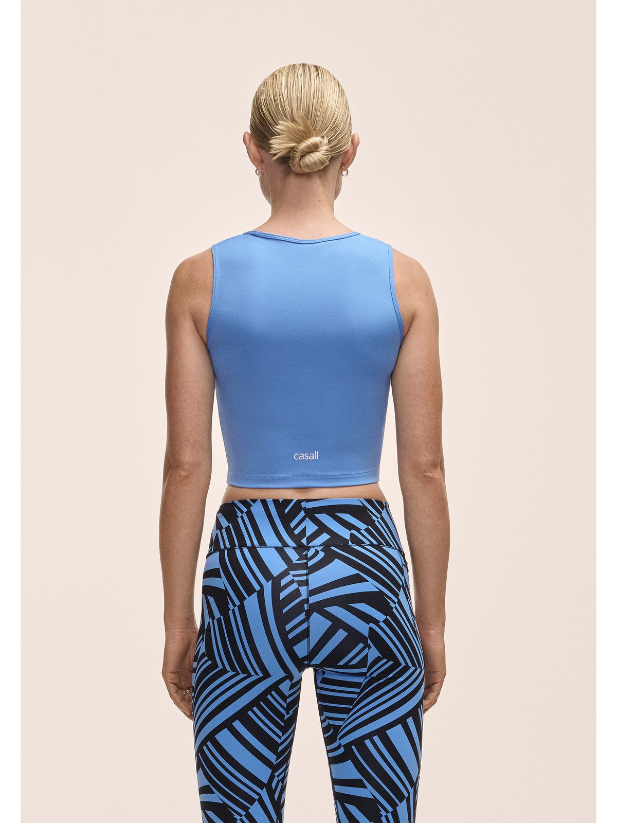 Top damski treningowy Casall Edge Crop niebieski - Adventure Sports