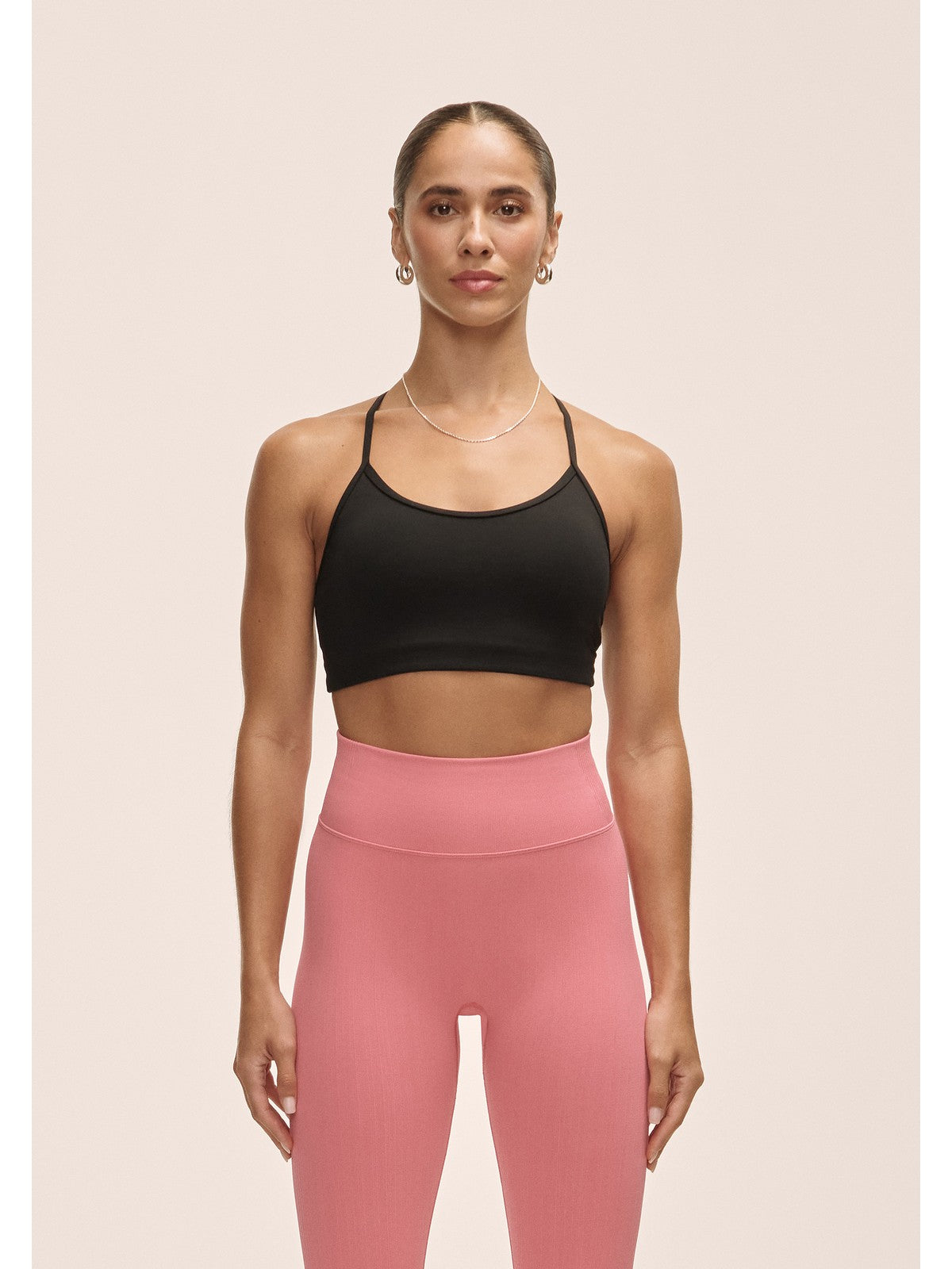 Stanik Casall Sleek Strappy Sports Bra kolor czarny
