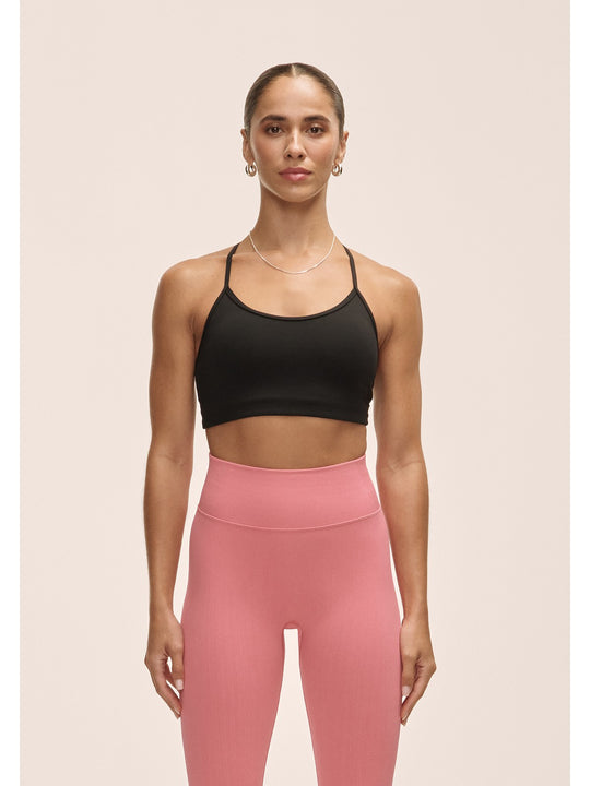 Stanik Casall Sleek Strappy Sports Bra kolor czarny
