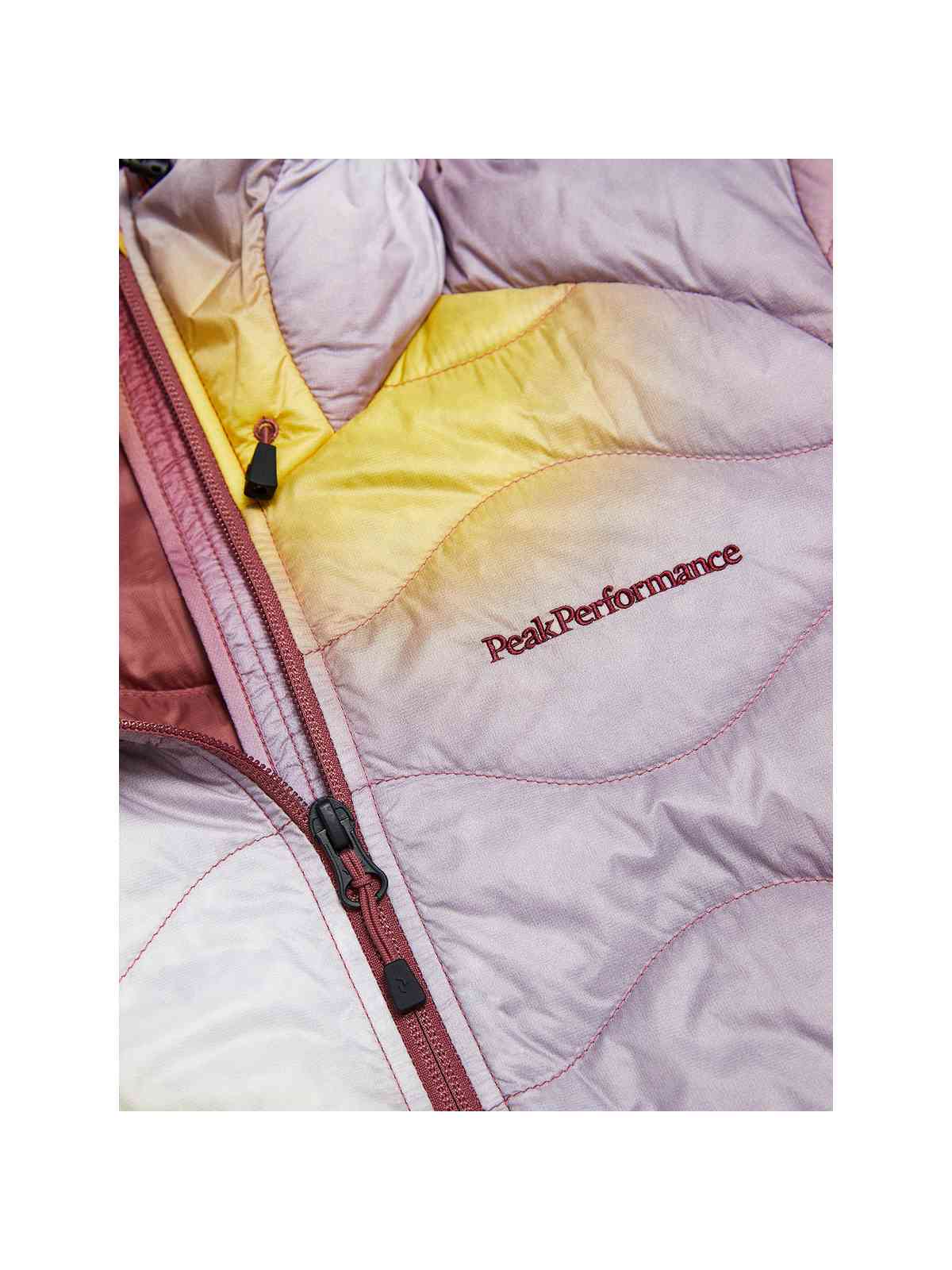 adventuresports kurtka-peak-performance-w-helium-aop-down-hood-jacket-g80861010-319 detail1