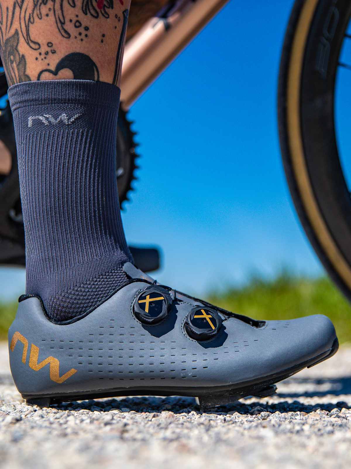 Buty rowerowe NORTHWAVE Revolution 3 ciemny szary/złoty - Adventure Sports