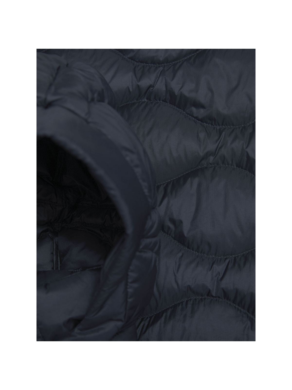 idventuresports.comaszcz-peak-performance-helium-down-coat-women-g79850010-050 detail1