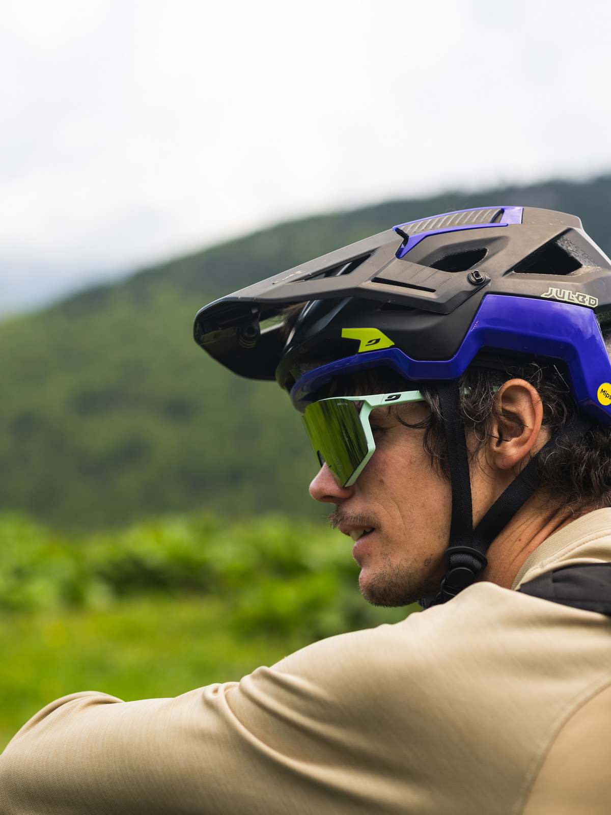 Okulary fotochromowe Julbo Edge - miętowy | Reactiv Light Amplifier cat 1-3 - L - Adventure Sports