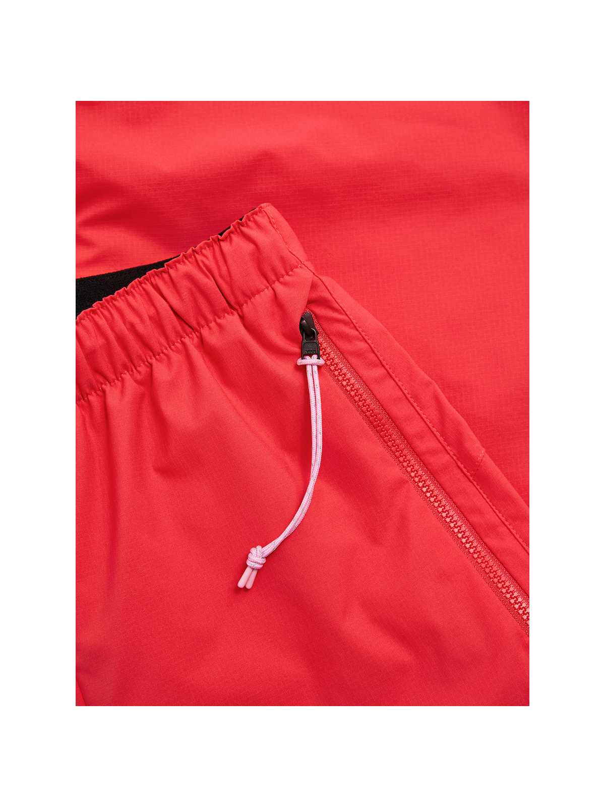 Szorty PEAK PERFORMANCE W Outdoor Cargo Shorts czerwony - Adventure Sports