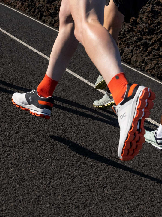 Buty do biegania męskie ON RUNNING CLOUDSURFER - kremowe
