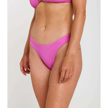 Dół od bikini damski RIP CURL Custom Rib Hi Leg Cheeky różowe
