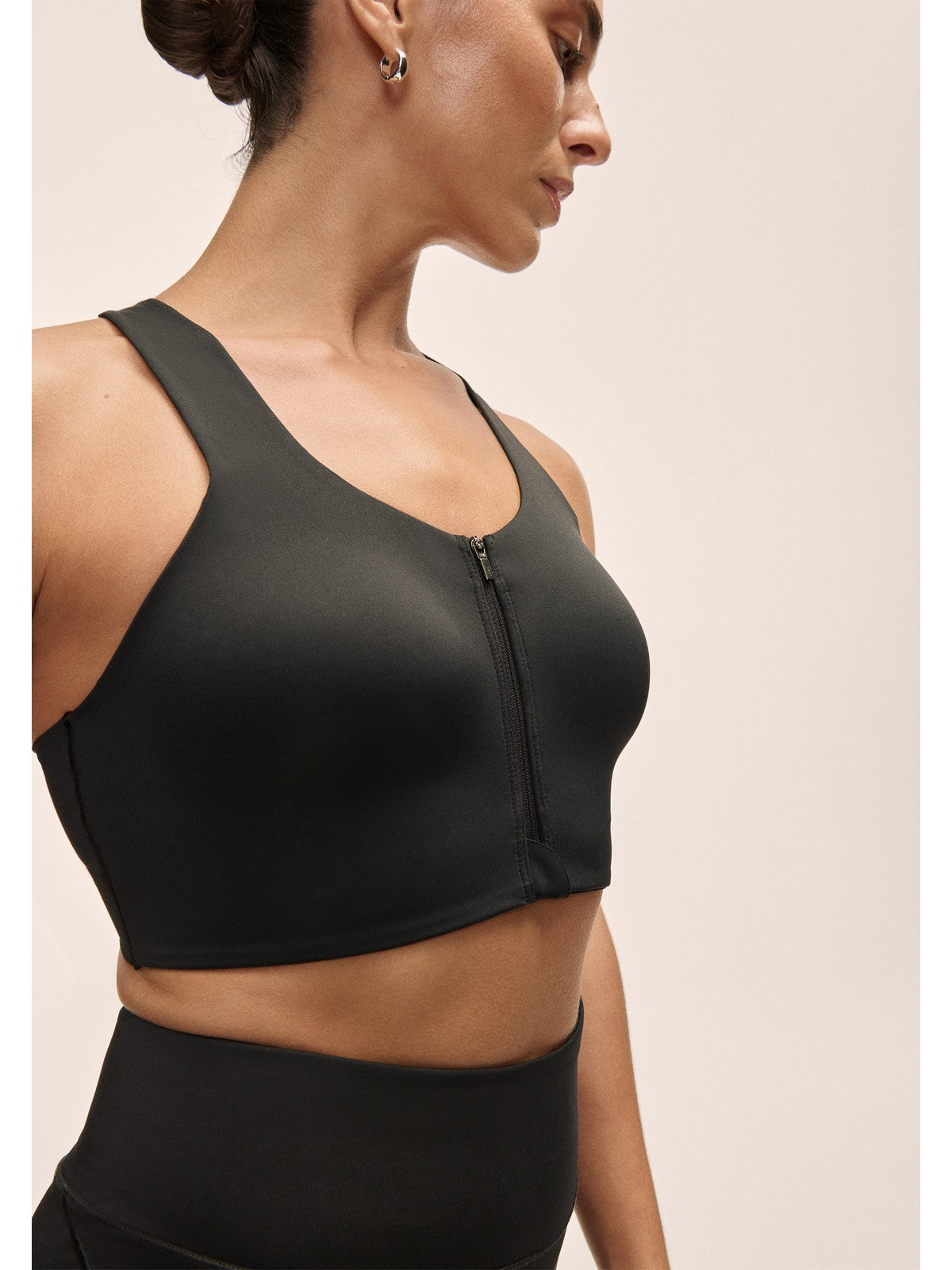 Stanik treningowy CASALL Impact Zip Sports Bra kolor czarny