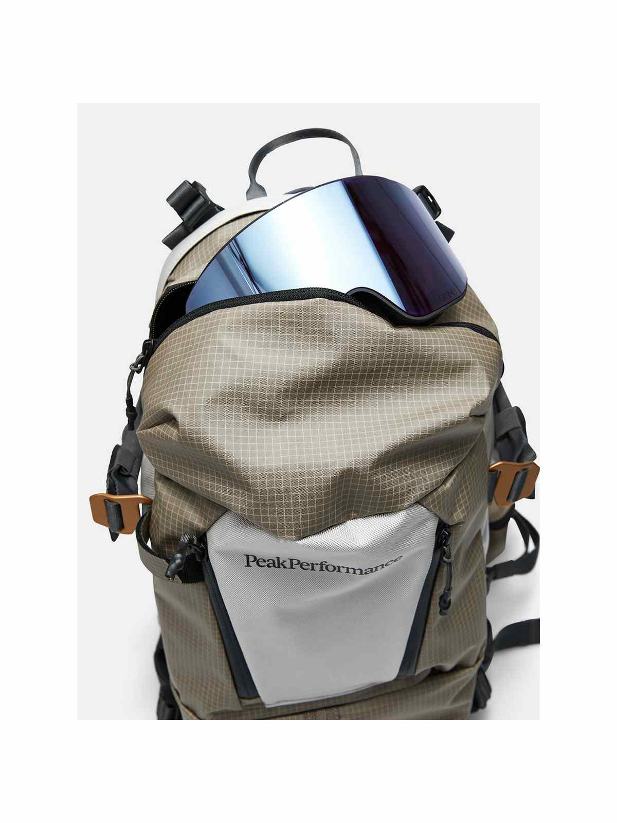 Plecak PEAK PERFORMANCE Vertical Ski Backpack 20L beżowy