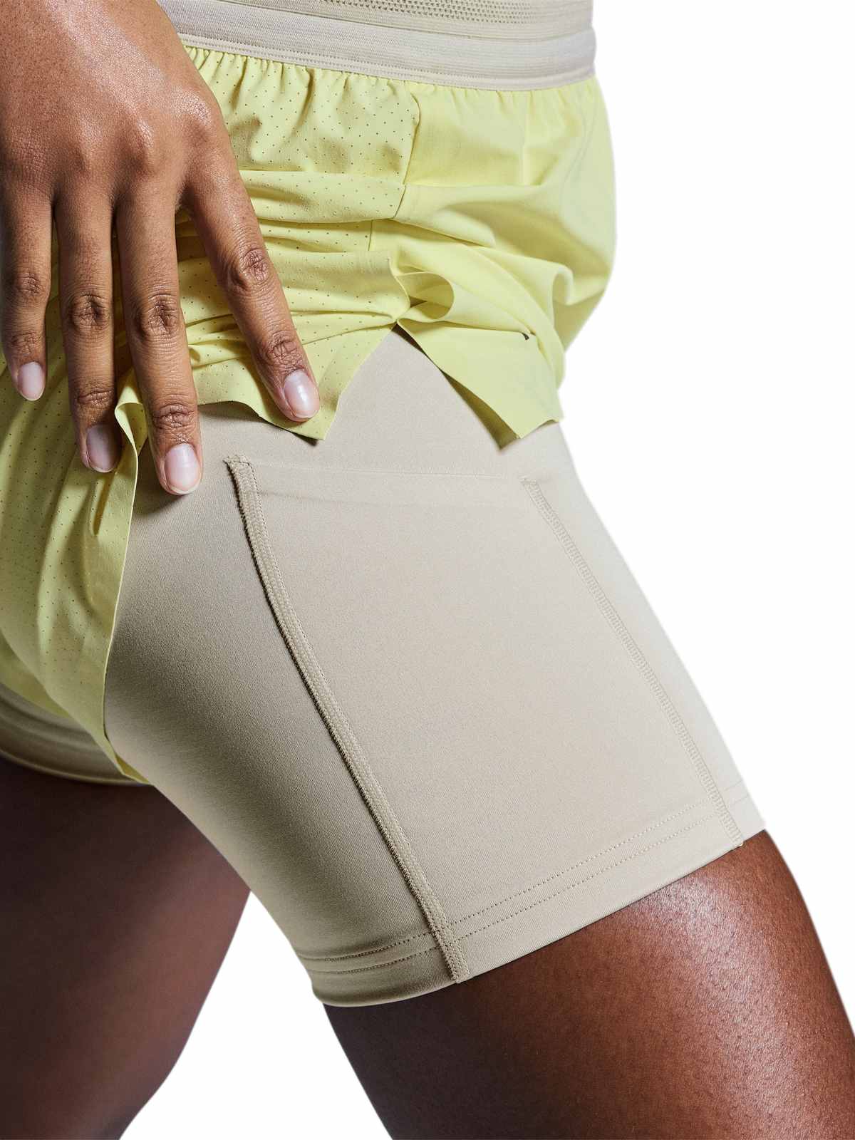 Szorty damskie do biegania On 3" Performance 2/1 Shorts żółty