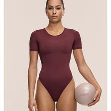 Body CASALL Studio Body Short Sleeve kolor bordowy
