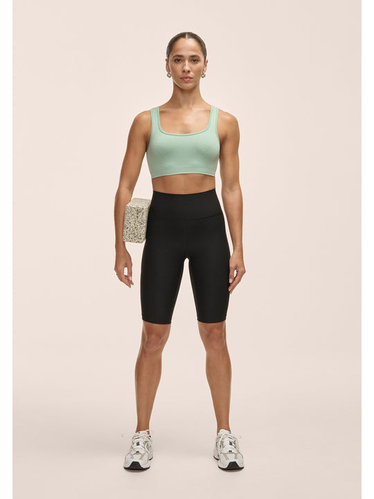 Top damski treningowy Casall Scallop Seamless Bralette zielony - Adventure Sports
