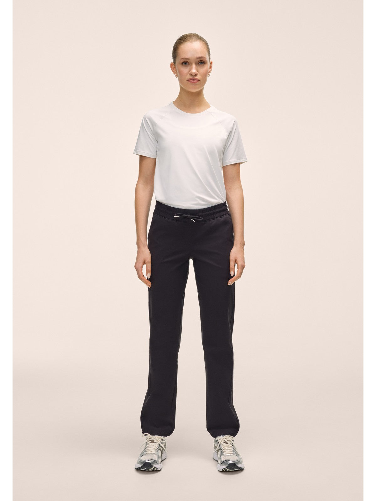Spodnie damskie CASALL Daily Woven Pant kolor czarny
