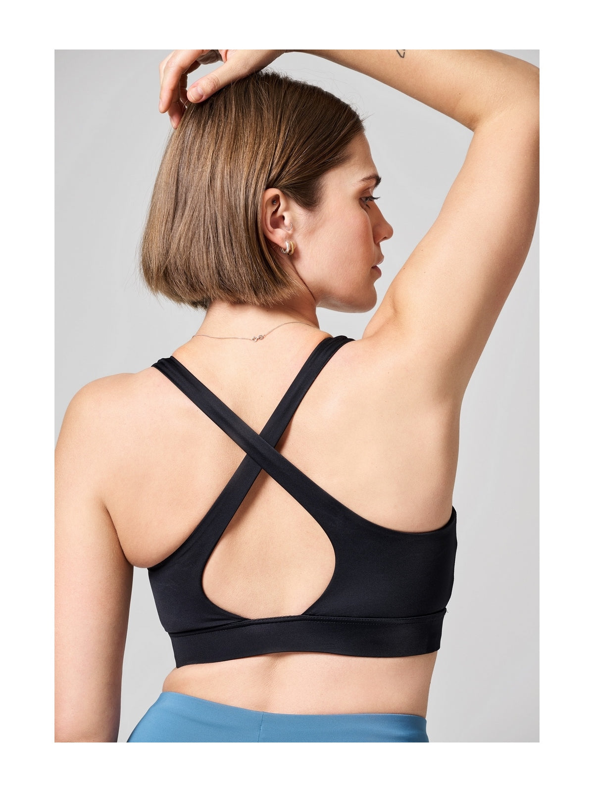 Stanik treningowy CASALL Multifunctional Straps Sports Bra czarny - Bielizna - Adventure