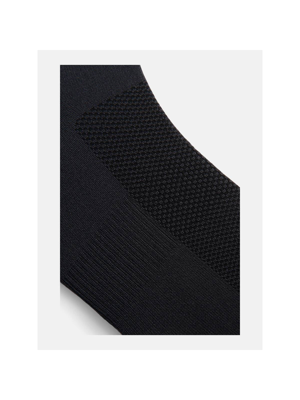 Skarpety PEAK PERFORMANCE LOW SOCK - Adventure Sports