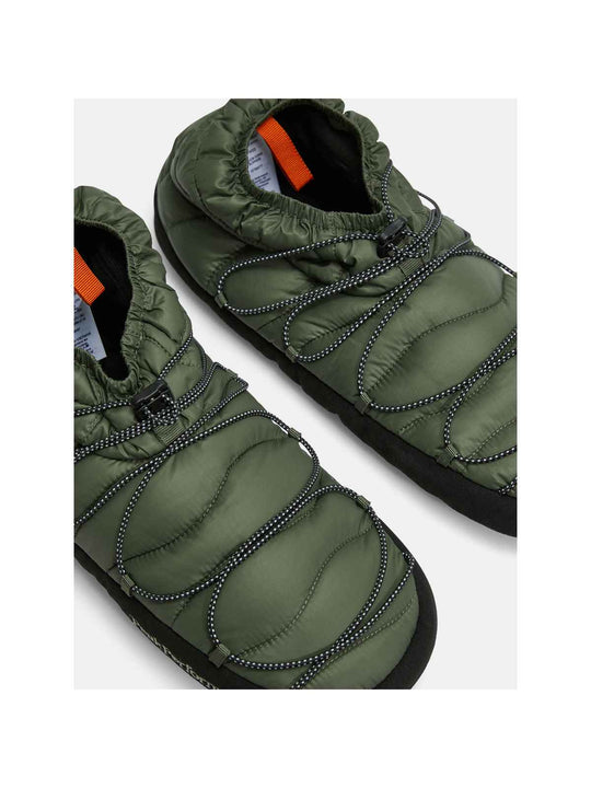 Kapcie puchowe Peak Performance Helium Down Slippers zielony - Buty sportowe - Adventure Sports
