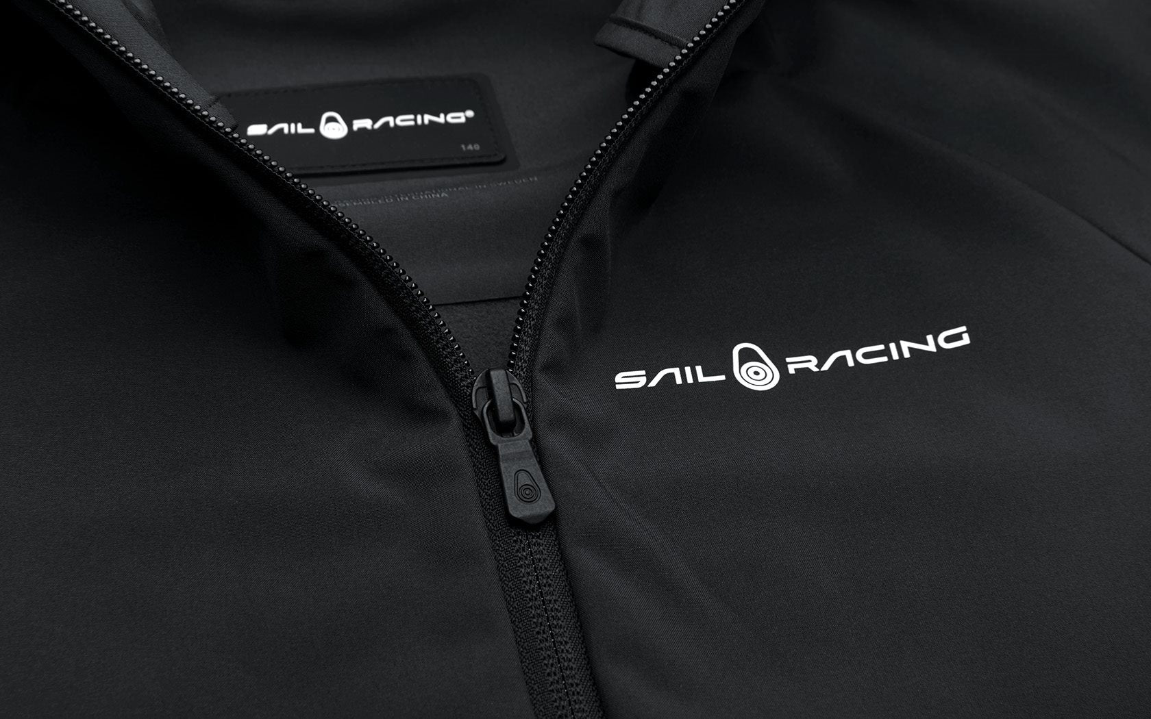 Bluza dziecięca SAIL RACING JR BOWMAN SOFTSHELL HOOD czarna - Adventure Sports
