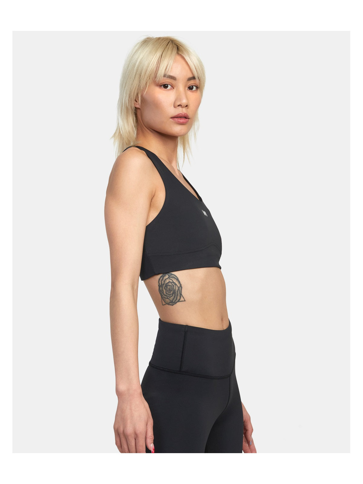 Stanik treningowy RVCA Va Essential Mid Support Bra czarny - Top - Adventure Sports