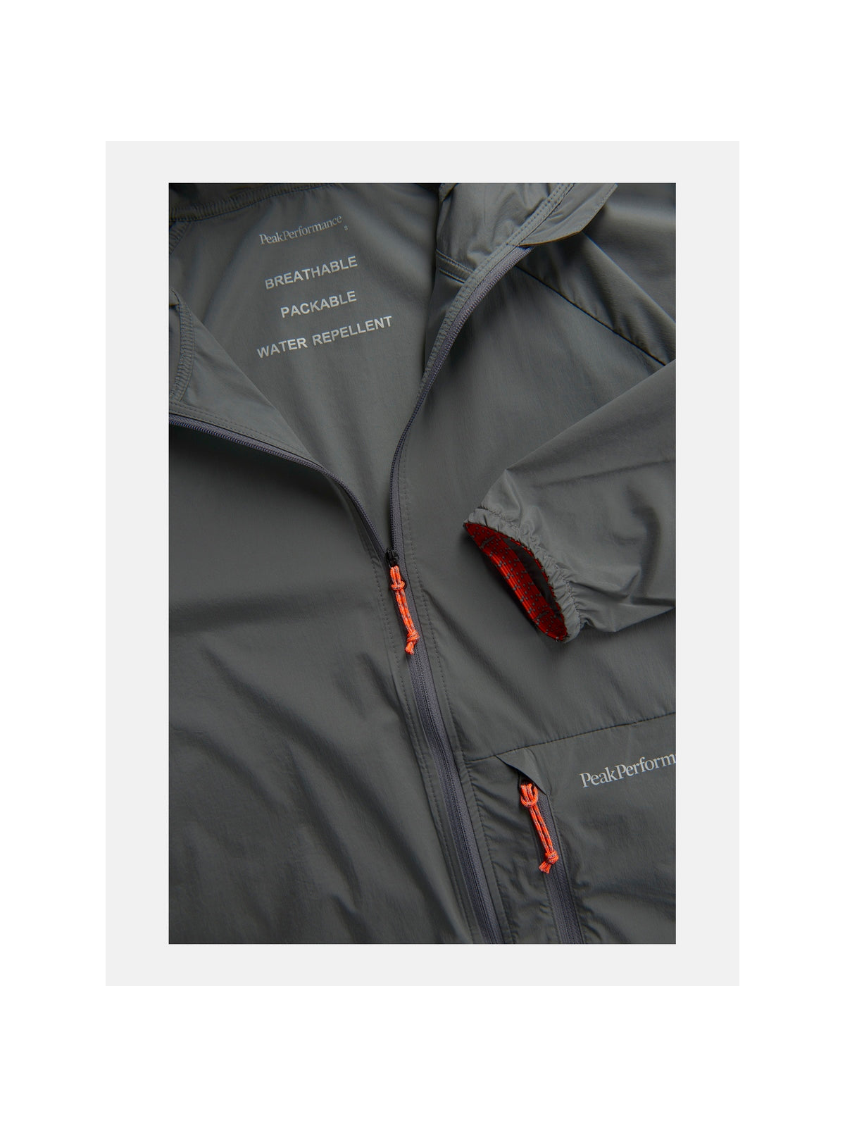 Kurtka damska PEAK PERFORMANCE W VISLIGHT WINDJACKET grafitowa - Adventure Sports
