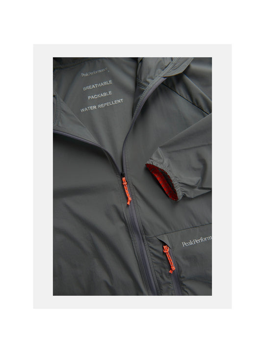 Kurtka damska PEAK PERFORMANCE W VISLIGHT WINDJACKET grafitowa - Adventure Sports
