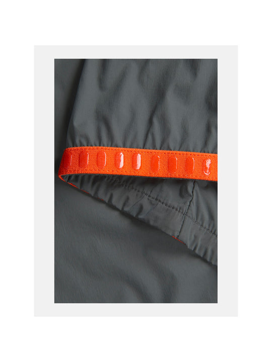 Kurtka damska PEAK PERFORMANCE W VISLIGHT WINDJACKET grafitowa - Adventure Sports
